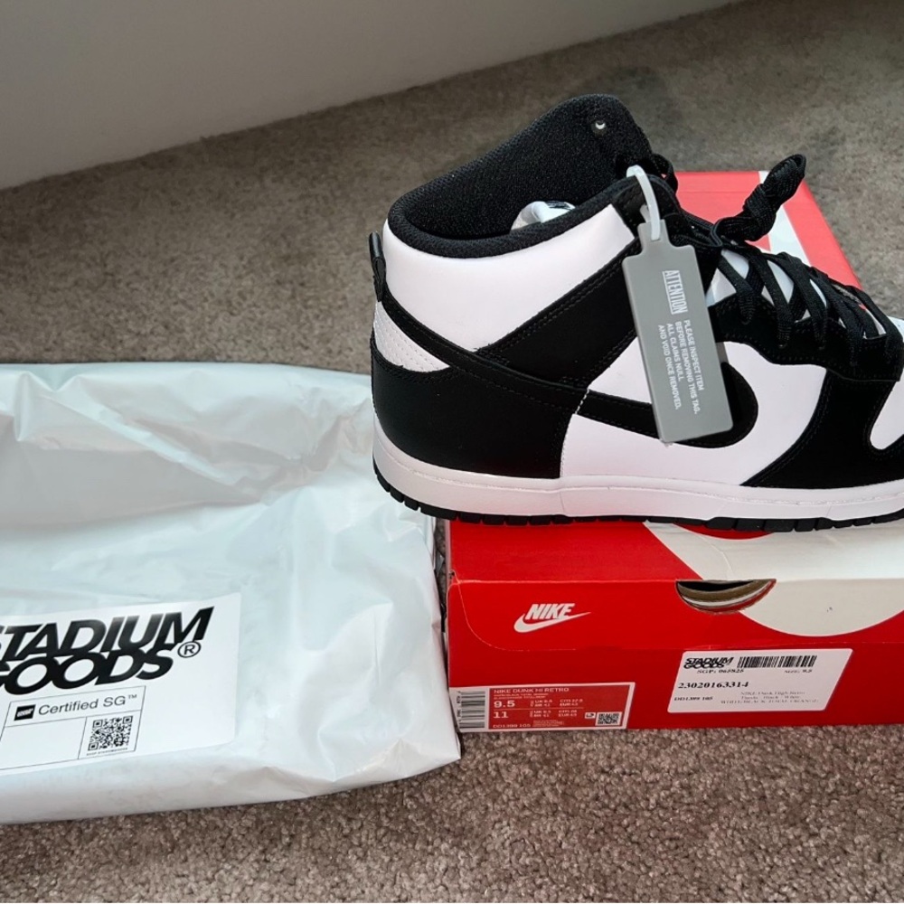 M9.5 W11 Nike Panda Dunk HI Retro New